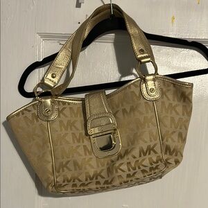 Michael Kors Gold Shoulder Bag with Luxurious Design